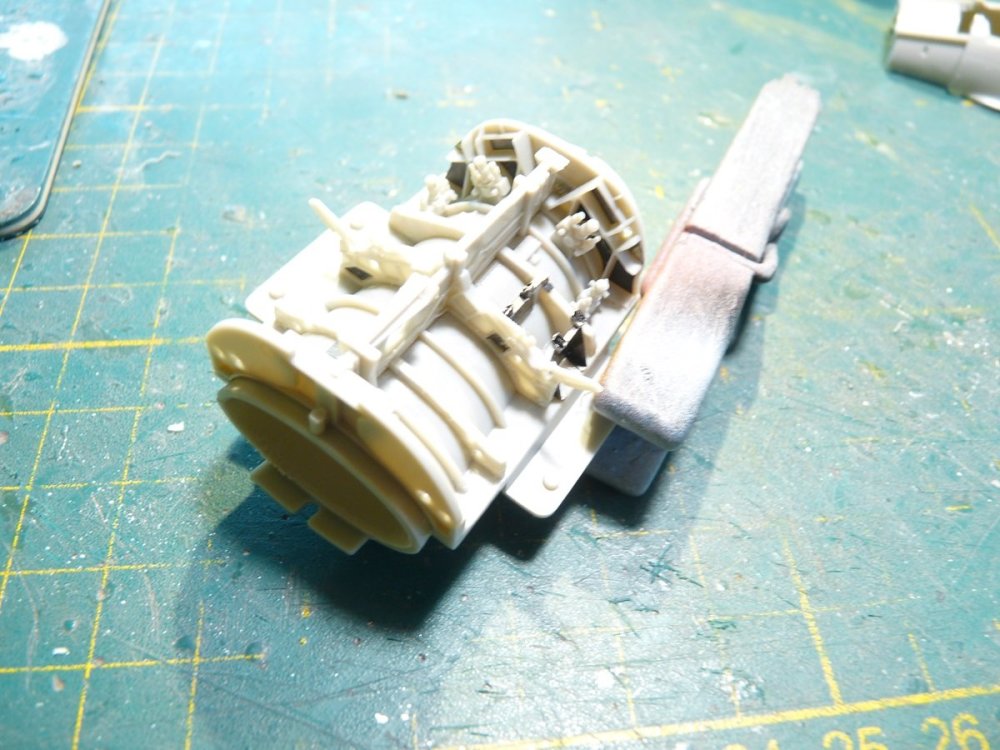 F16-01.jpg