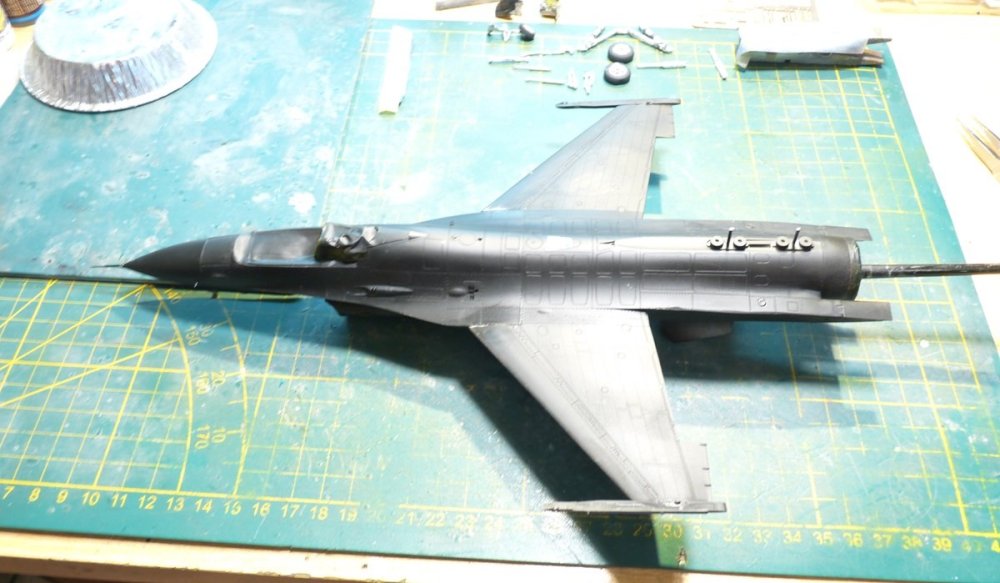 F16-06.jpg