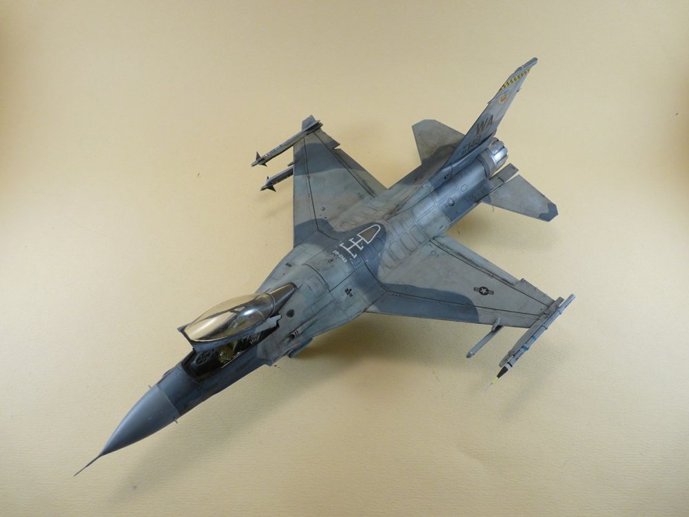 F16-19.jpg